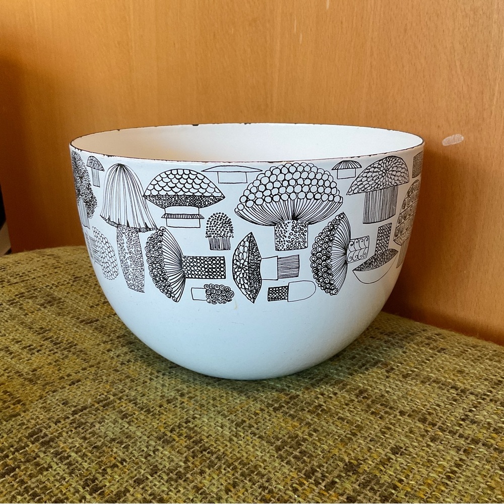 Vintage Finel of Finland (Arabia)  Mushroom Bowl Enameled 8.25”x5.5”